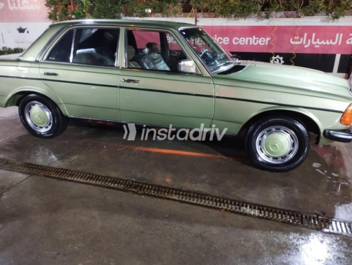Mercedes 200 1977 White Automatic Used for Sale in Nasr city - 6