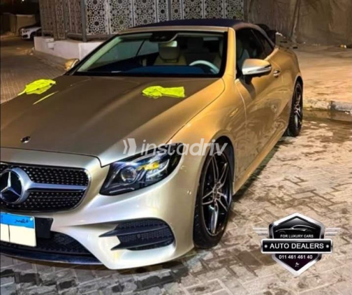 مرسيدس E 300 2019 ذهبي أوتوماتيك مستعملة للبيع في القاهرة - 1