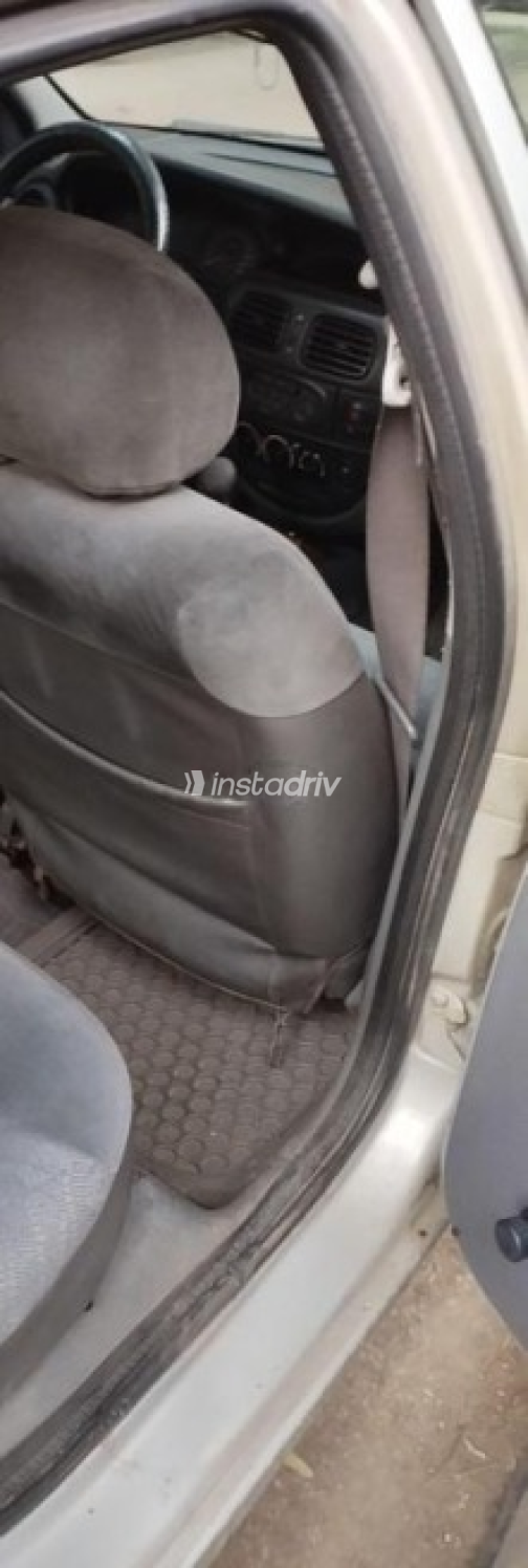 Renault Megane 2000 Silver Automatic Used for Sale in Maadi - 6
