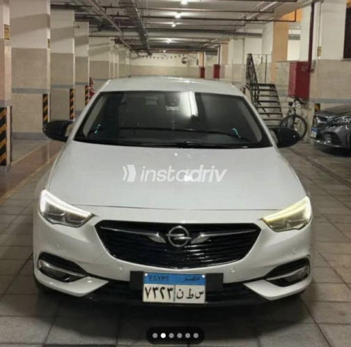 Opel Insignia 2018 White Automatic Used for Sale in Greater Cairo ( Cairo + Giza) - 3