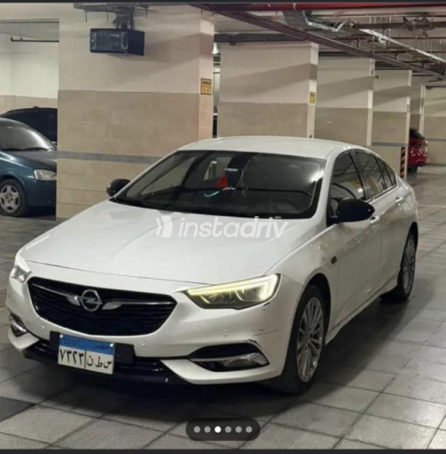 Opel Insignia 2018 White Automatic Used for Sale in Greater Cairo ( Cairo + Giza) - 4