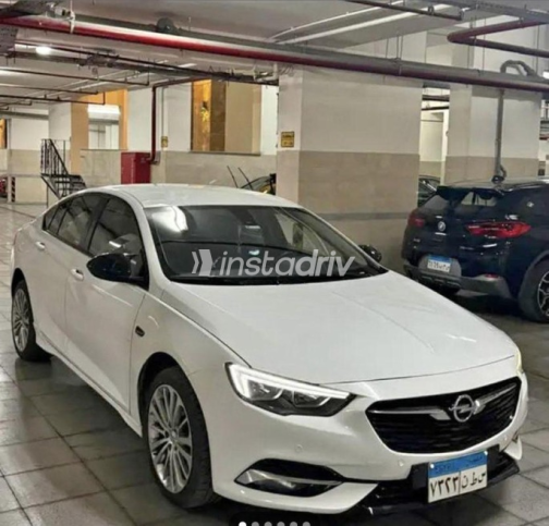 Opel Insignia 2018 White Automatic Used for Sale in Greater Cairo ( Cairo + Giza) - 6
