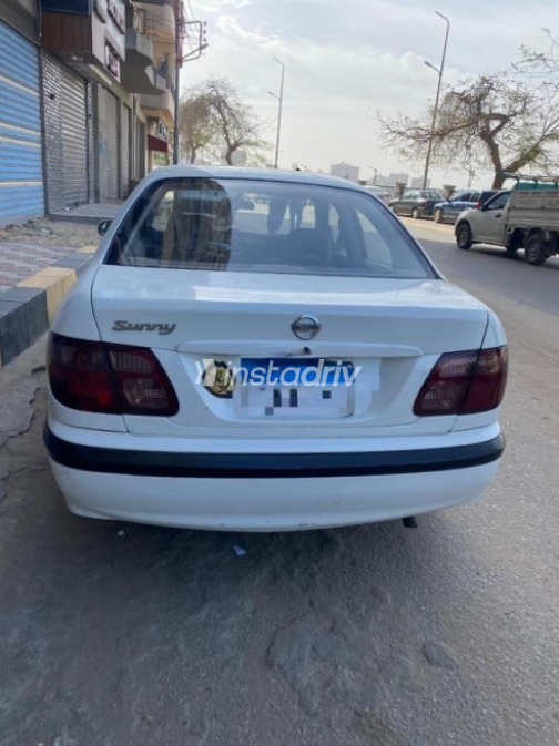 Nissan Sunny 2001 White Automatic Used for Sale in Banha - 2