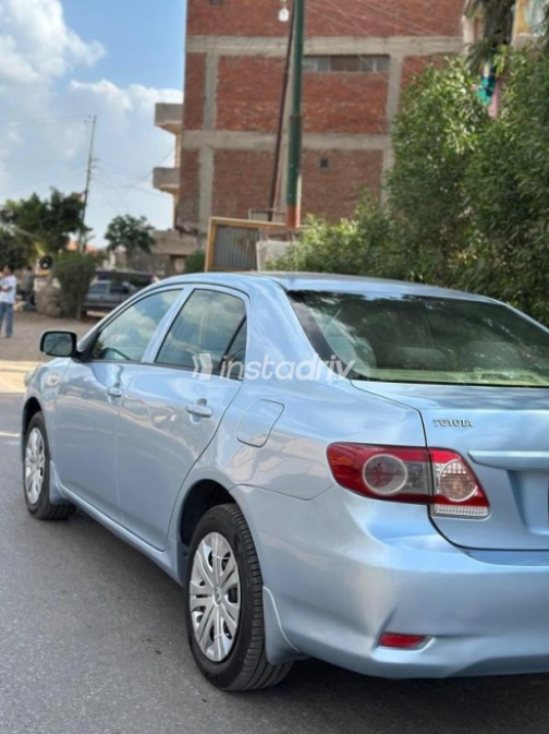 Toyota Corolla 2013 Cyan Automatic Used for Sale in Cairo - 2
