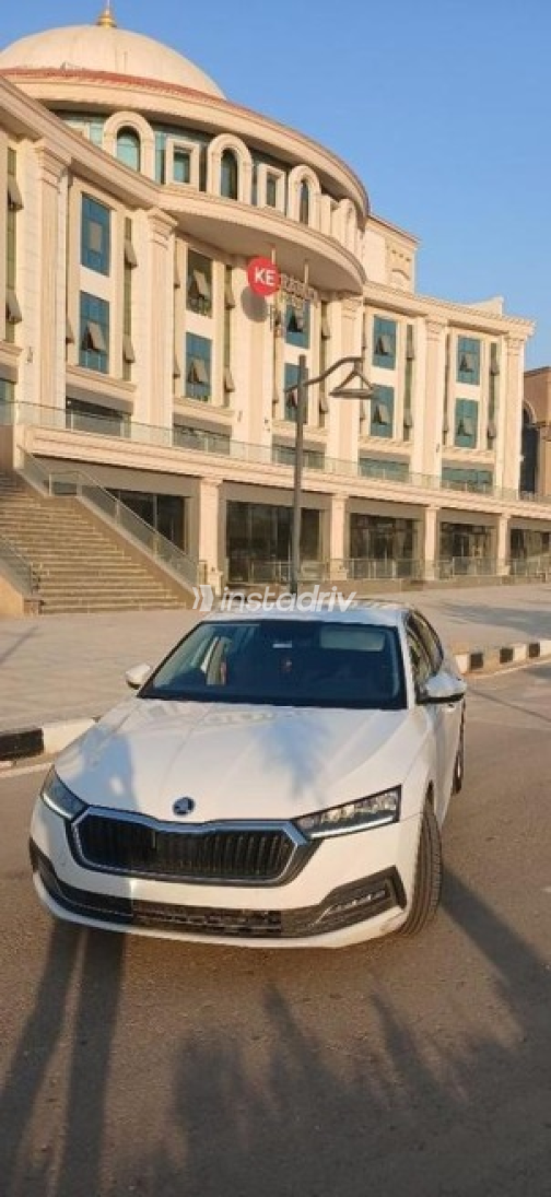 سكودا اوكتافيا 2022 أبيض أوتوماتيك مستعملة للبيع في القاهرة - 1