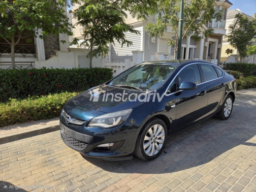 اوبل أسترا 2018 أبيض أوتوماتيك مستعملة للبيع في القاهرة الكبرى ( القاهرة - الجيزة) - 1