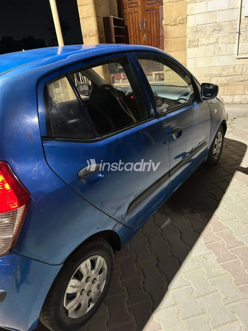 Hyundai I10 2010 Blue Manual Used for Sale in Greater Cairo ( Cairo + Giza) - 4