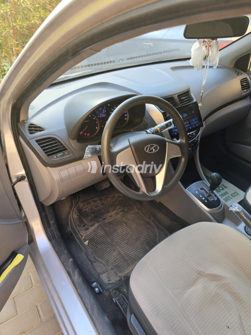 Hyundai Accent 2012 Silver Automatic Used for Sale in Greater Cairo ( Cairo + Giza) - 4