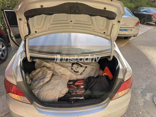 Hyundai Accent 2012 Silver Automatic Used for Sale in Greater Cairo ( Cairo + Giza) - 6
