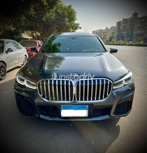 بي ام دبليو 740 2018 رمادي أوتوماتيك مستعملة للبيع في مدينة الشيخ زايد - 2