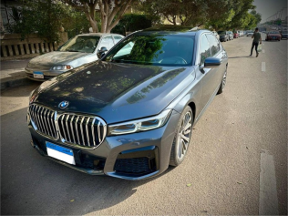 بي ام دبليو 740 2018 رمادي أوتوماتيك مستعملة للبيع في مدينة الشيخ زايد