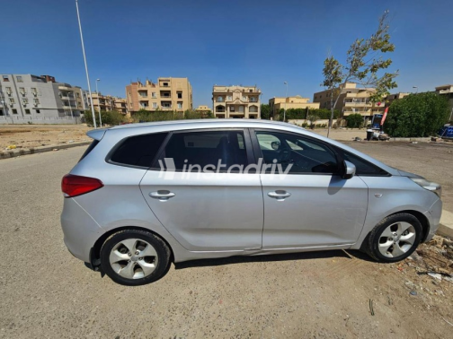 Kia Carens 2017 White Automatic Used for Sale in Greater Cairo ( Cairo + Giza) - 5