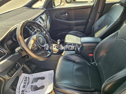 Kia Carens 2017 White Automatic Used for Sale in Greater Cairo ( Cairo + Giza) - 7