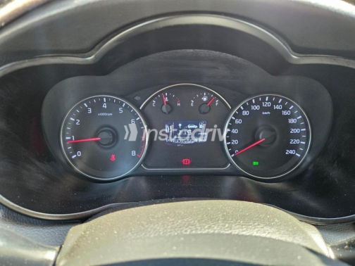 Kia Carens 2017 White Automatic Used for Sale in Greater Cairo ( Cairo + Giza) - 9