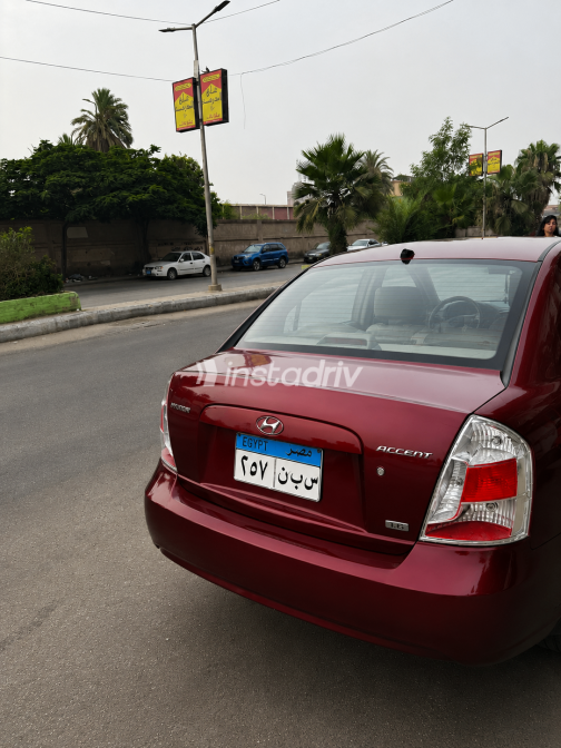 Hyundai Accent 2010 White Automatic Used for Sale in Greater Cairo ( Cairo + Giza) - 3