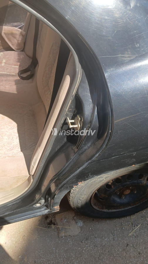 Nissan Sunny 2001 Black Manual Used for Sale in Greater Cairo ( Cairo + Giza) - 6
