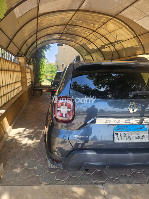 Renault Duster 2022 Gold Automatic Used for Sale in Greater Cairo ( Cairo + Giza) - 5