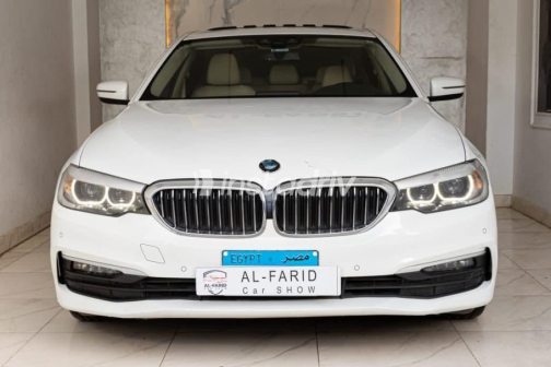 بي ام دبليو 520 2019 أبيض أوتوماتيك مستعملة للبيع في القاهرة الكبرى ( القاهرة - الجيزة) - 1
