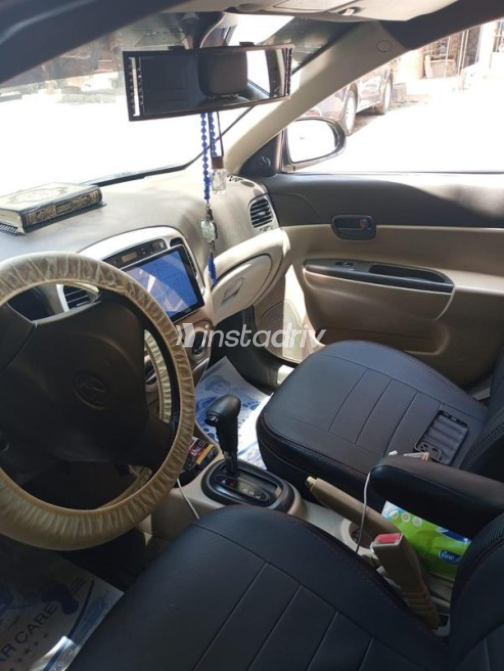 Hyundai Accent 2010 Black Automatic Used for Sale in Greater Cairo ( Cairo + Giza) - 3