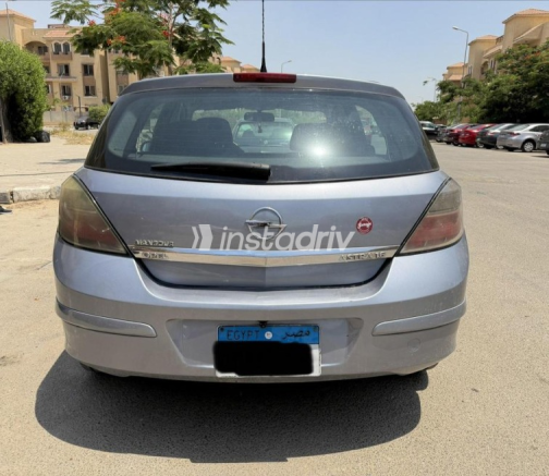 Opel Astra 2008 Gray Automatic Used for Sale in Sheikh Zayed City - 10