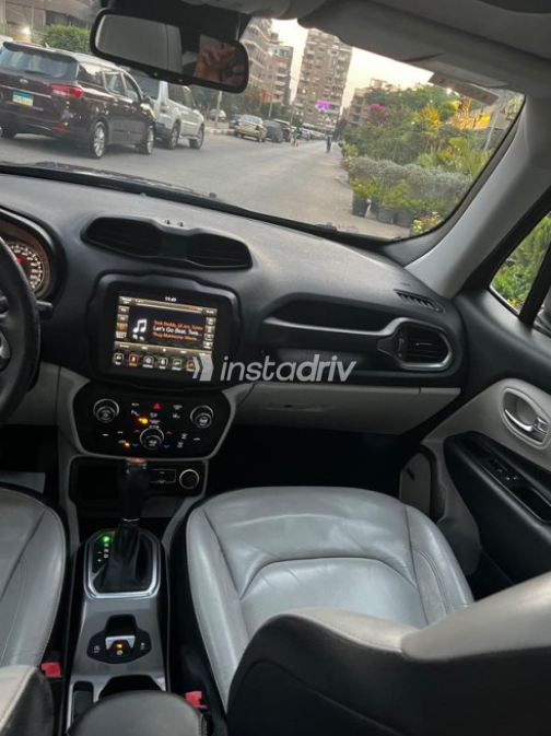 Jeep Renegade 2020 Dark Blue Automatic Used for Sale in Nasr city - 10