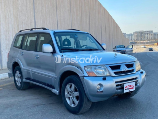 Mitsubishi Pajero 2005 Silver Automatic Used for Sale in Nasr city - 2