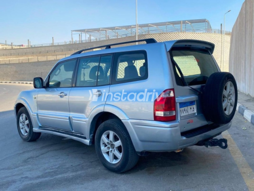 Mitsubishi Pajero 2005 Silver Automatic Used for Sale in Nasr city - 3