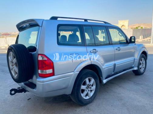 Mitsubishi Pajero 2005 Silver Automatic Used for Sale in Nasr city - 4
