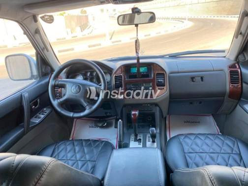 Mitsubishi Pajero 2005 Silver Automatic Used for Sale in Nasr city - 6