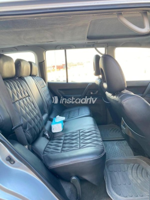 Mitsubishi Pajero 2005 Silver Automatic Used for Sale in Nasr city - 7
