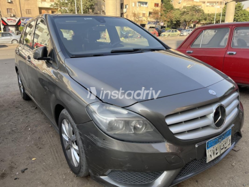 مرسيدس B 180 2014 ذهبي أوتوماتيك مستعملة للبيع في القاهرة - 2