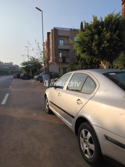 سكودا اوكتافيا A5 2008 فضي أوتوماتيك مستعملة للبيع في الشروق - 1