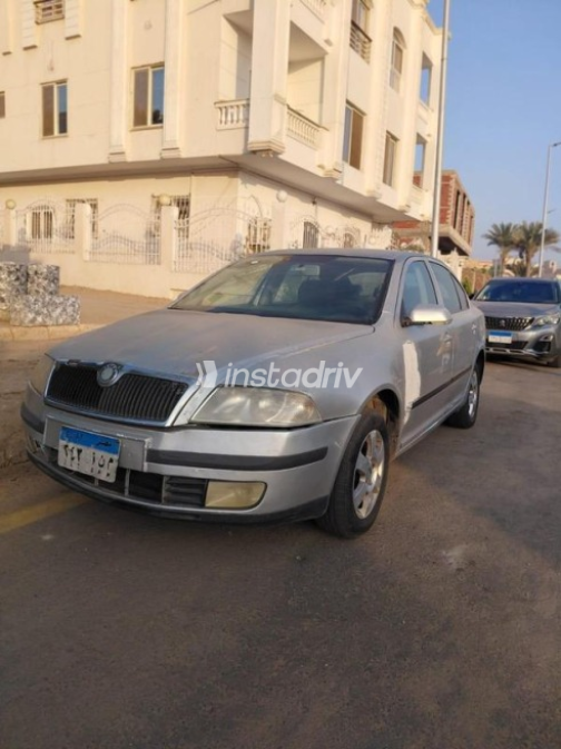 سكودا اوكتافيا A5 2008 فضي أوتوماتيك مستعملة للبيع في الشروق - 2