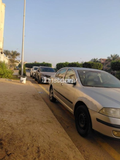 سكودا اوكتافيا A5 2008 فضي أوتوماتيك مستعملة للبيع في الشروق - 3