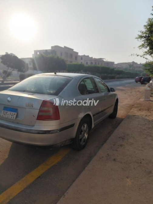 سكودا اوكتافيا A5 2008 فضي أوتوماتيك مستعملة للبيع في الشروق - 4
