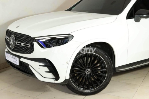 مرسيدس GLC 300 2023 أبيض أوتوماتيك مستعملة للبيع في مدينة الشيخ زايد - 3