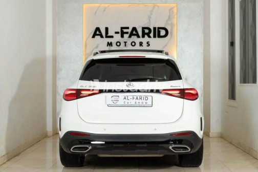 مرسيدس GLC 300 2023 أبيض أوتوماتيك مستعملة للبيع في مدينة الشيخ زايد - 5