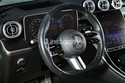 مرسيدس GLC 300 2023 أبيض أوتوماتيك مستعملة للبيع في مدينة الشيخ زايد - 6