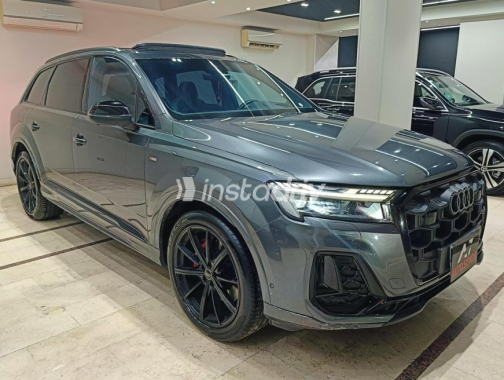 Audi Q7 2025 Gray Automatic Used for Sale in Heliopolis - 5