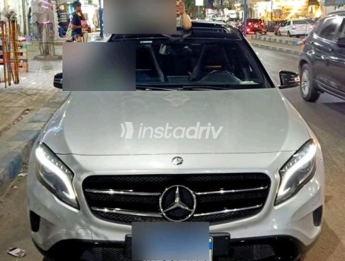 مرسيدس GLA 200 2015 فضي أوتوماتيك مستعملة للبيع في القاهرة الكبرى ( القاهرة - الجيزة) - 2