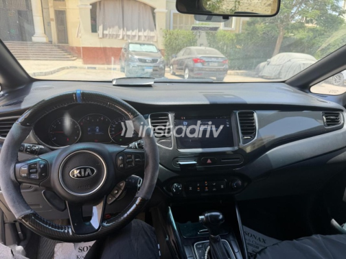 Kia Carens 2017 White Automatic Used for Sale in Greater Cairo ( Cairo + Giza) - 3