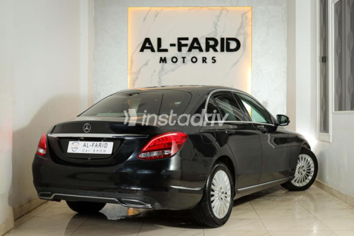 مرسيدس C 180 2015 أسود أوتوماتيك مستعملة للبيع في القاهرة - 3