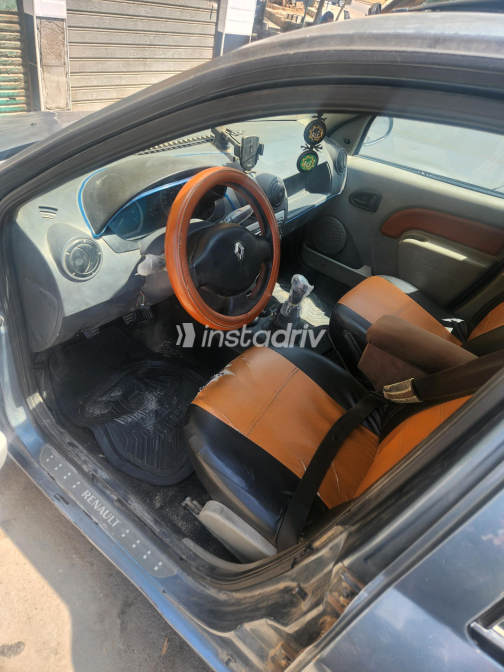 Renault Logan 2009 White Manual Used for Sale in Greater Cairo ( Cairo + Giza) - 3