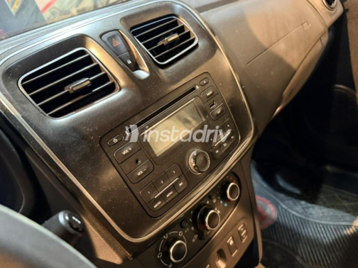 رينو لوجان 2019 أزرق غامق أوتوماتيك مستعملة للبيع في مصر الجديدة - 7