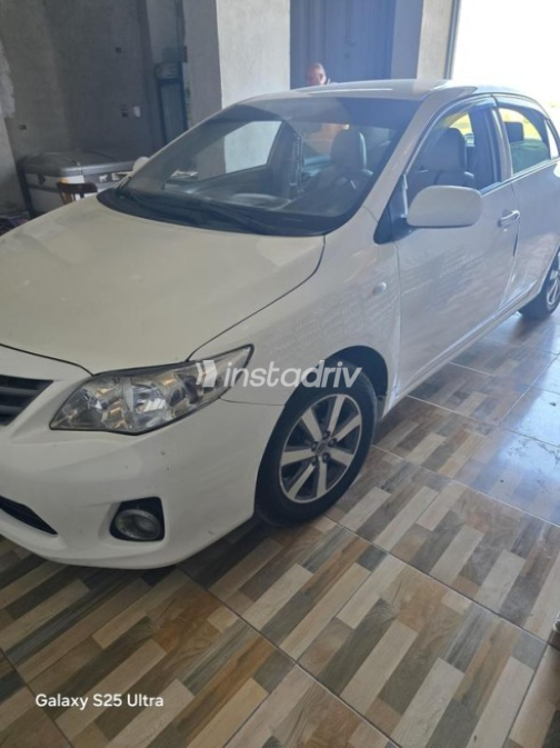 Toyota Corolla 2013 White Automatic Used for Sale in Cairo - 1