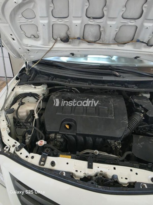 Toyota Corolla 2013 White Automatic Used for Sale in Cairo - 5