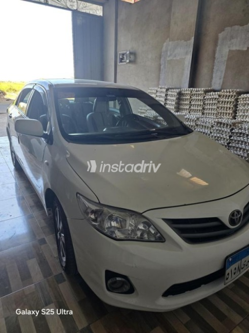 Toyota Corolla 2013 White Automatic Used for Sale in Cairo - 7