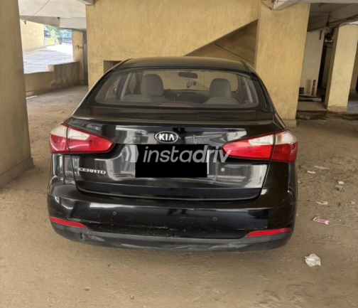 Kia Cerato 2016 Black Automatic Used for Sale in Cairo - 2