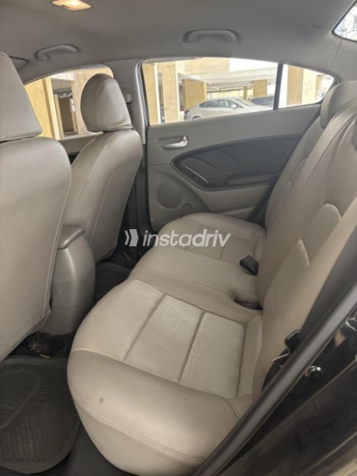 Kia Cerato 2016 Black Automatic Used for Sale in Cairo - 5
