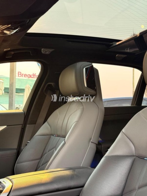 BMW 760 2024 Black Automatic Used for Sale in Cairo - 6